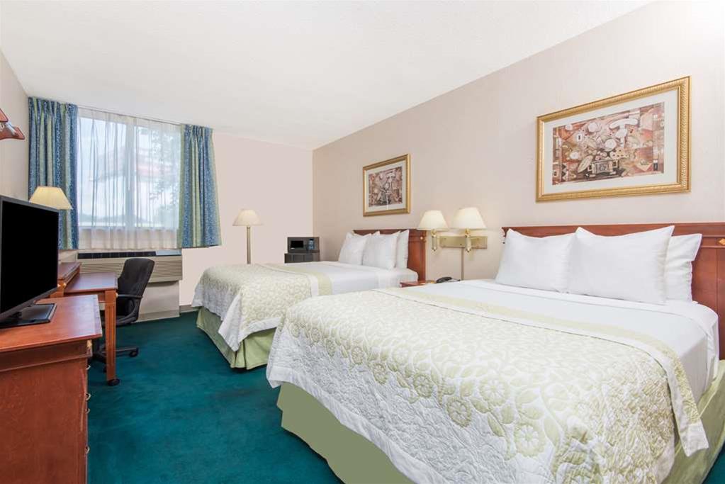Inn Springfield Chicopee - photo 16
