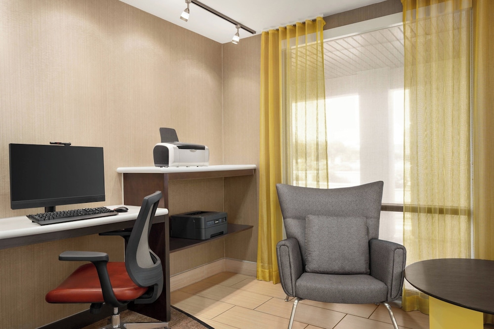 SpringHill Suites Phoenix Chandler Fashion Center - photo 18