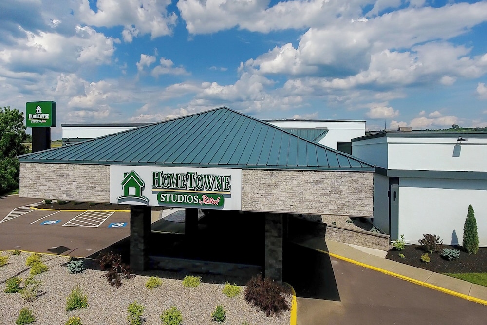 HomeTowne Studios by Red Roof & Conference Center Cortland - photo 48