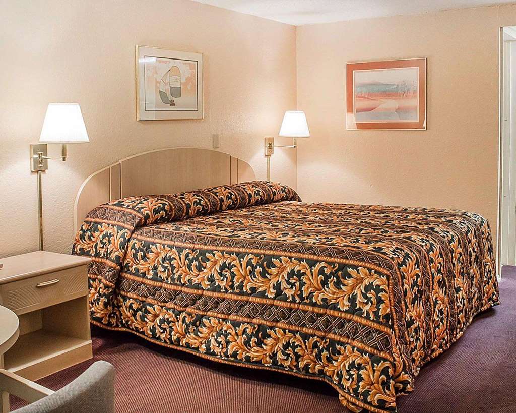 Rodeway Inn Findlay University Area - photo 15