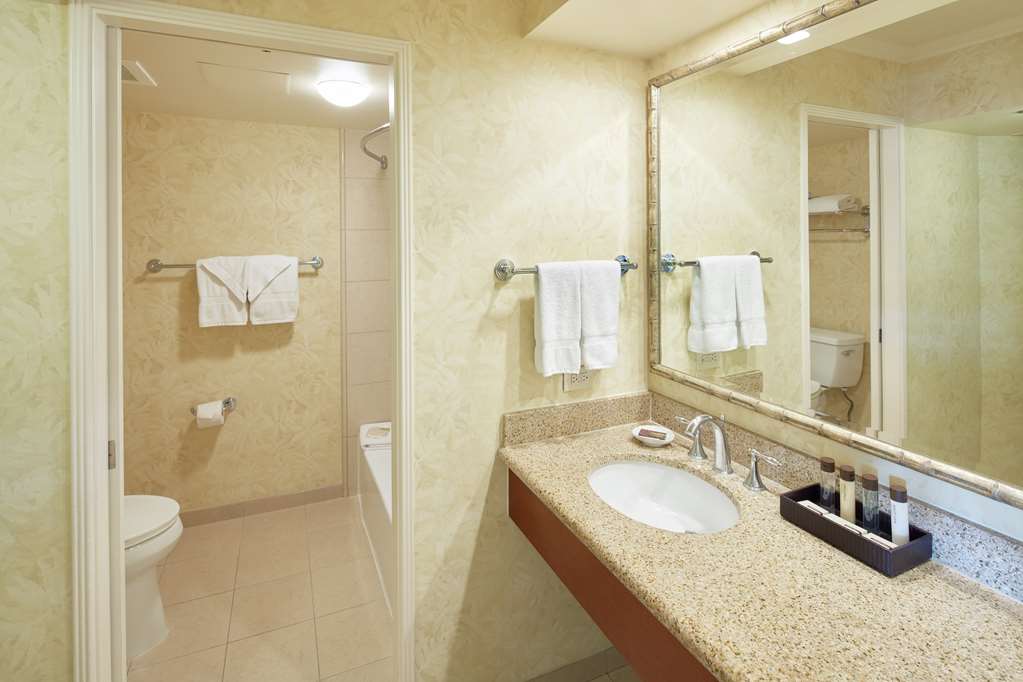 Outrigger Waikiki Beach Resort - photo 57