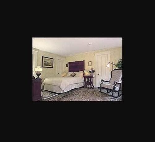 Beechwood Inn in Barnstable, United States