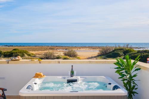 Villette Lux Fronte Spiaggia Torre Pali — Salve
