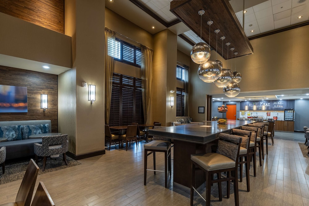 Hampton Inn & Suites Greensboro Coliseum Area - photo 67