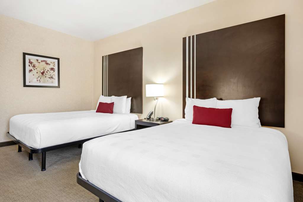 Best Western Plus Howe Inn - photo 16