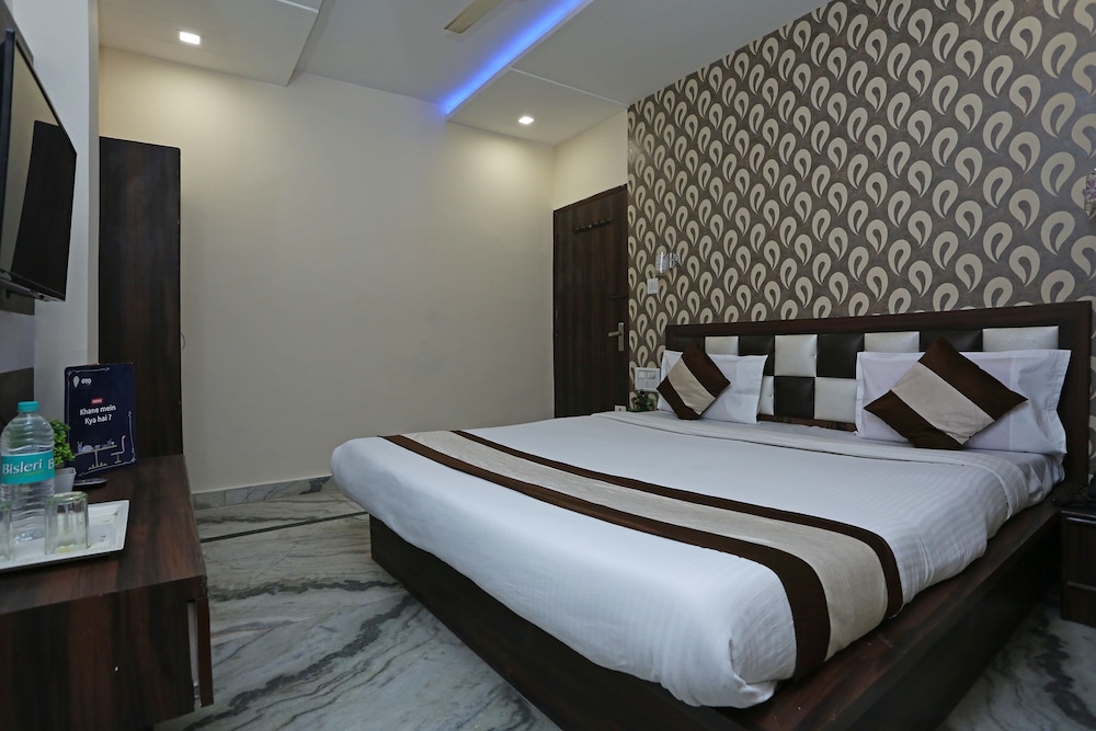 Oyo 11540 Hotel Royal Inn