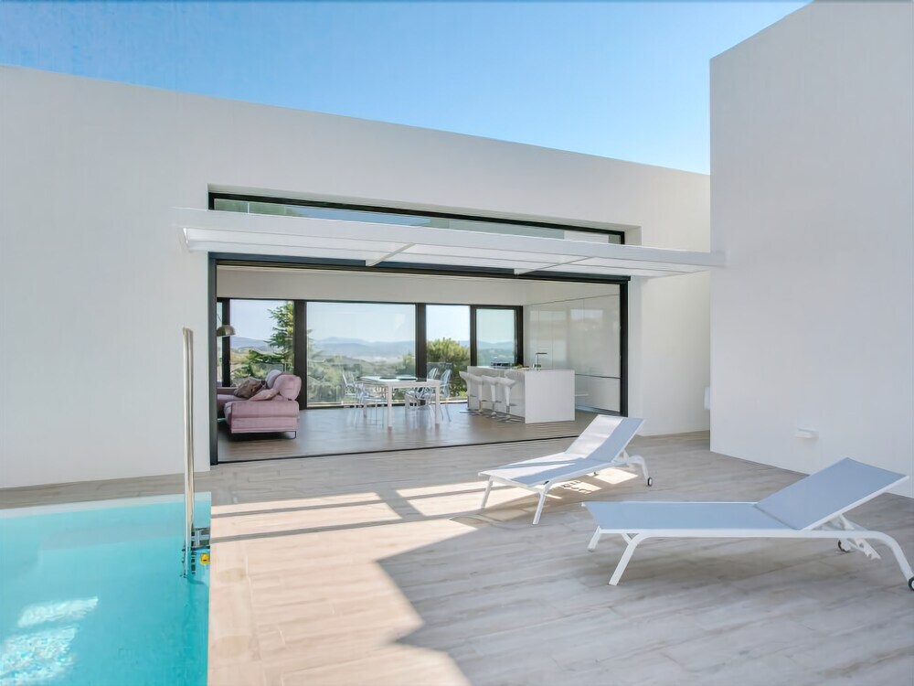 Villa Rubi — 4-Star Luxury Hotel in Castell-Platja D'aro, Spain