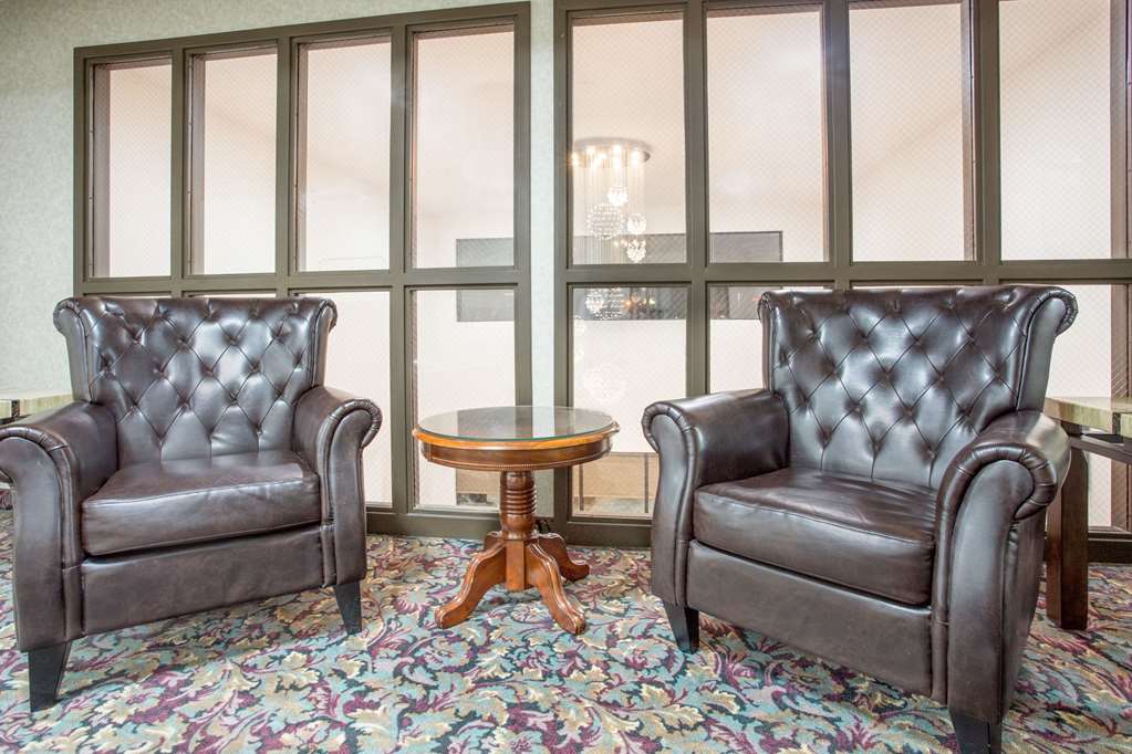 Baymont by Wyndham Green Bay - photo 4