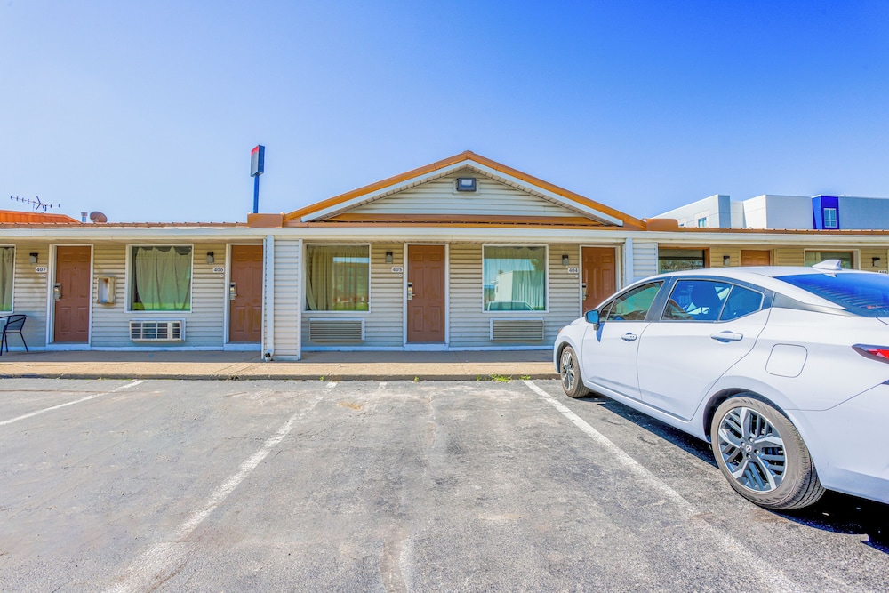Cozy Garden Inn By OYO Hwy 40 Richmond - photo 57