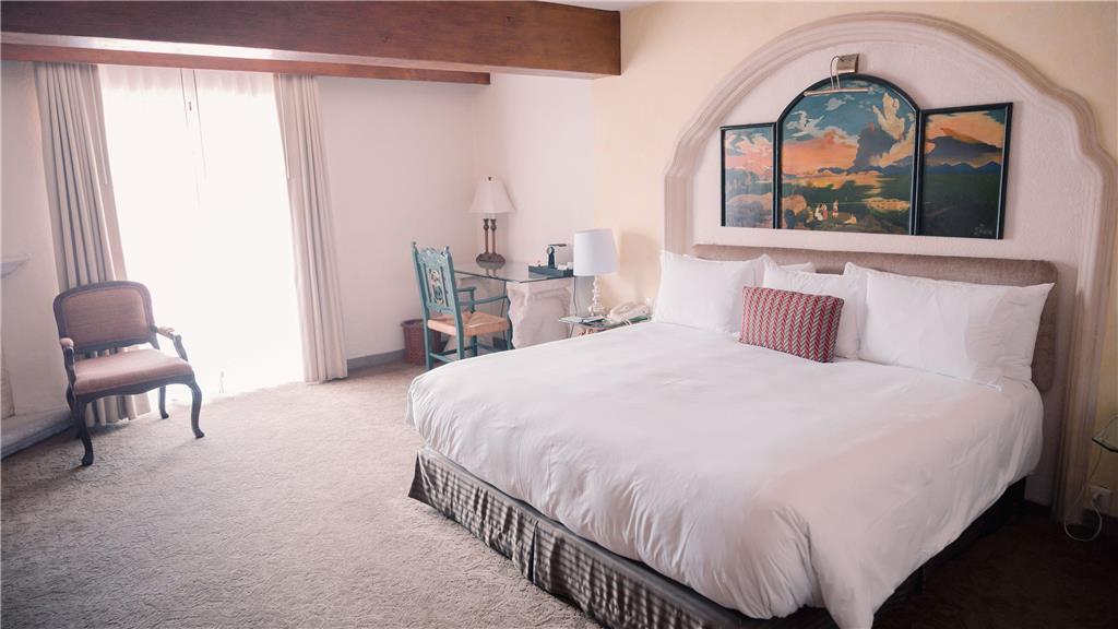 Master Suite king