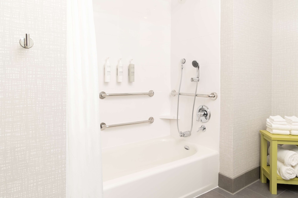 Hampton Inn & Suites by Hilton Santa Rosa Sonoma Wine Country - photo 32