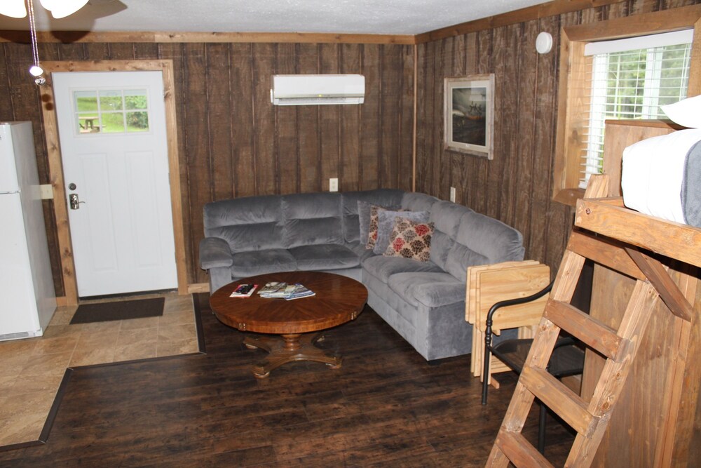 Shawnee Trails Lodging and Suites - photo 18