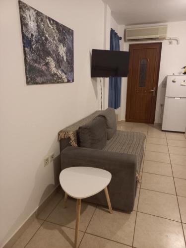 Sophie’s Sunny Spot 3 — Gefyra — photo 2