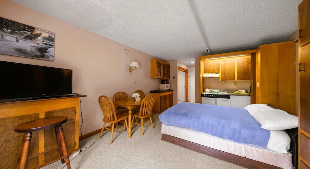 Evergreen Valley Inn - photo 28