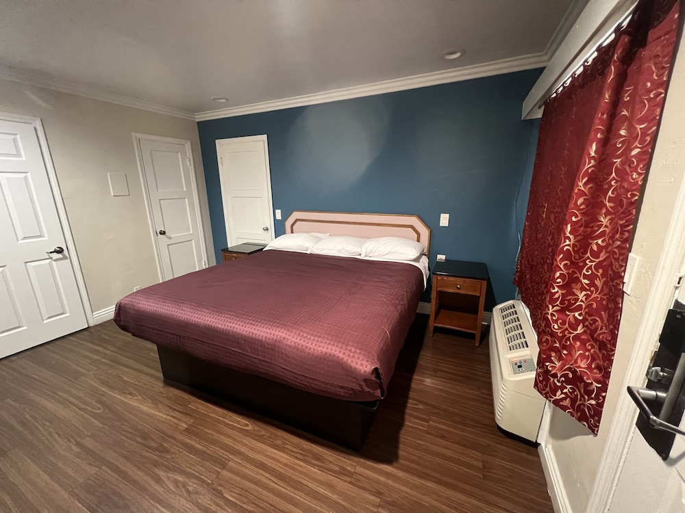 Harris Motel - photo 17