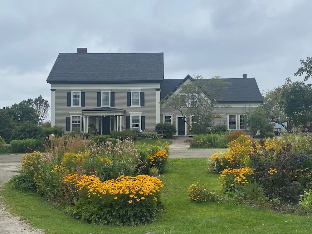 The Wildflower Inn — hotel in Lyndonville
