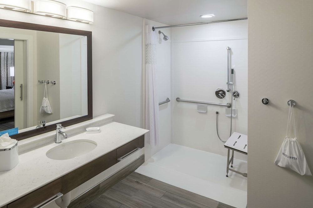 Hampton Inn & Suites by Hilton Atlanta Perimeter Dunwoody - photo 27
