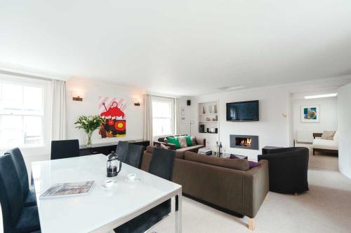Stylish three bedroom apartment in heart of city — 4-Star Luxury Hotel in Bath, United Kingdom