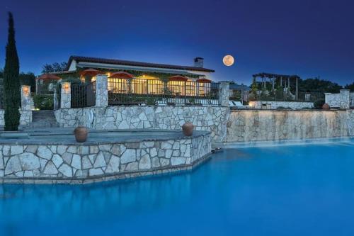 Worldmark Hunt Stablewood Springs Resort 2BD — 4-Star Luxury Hotel in Mcfarland, United States