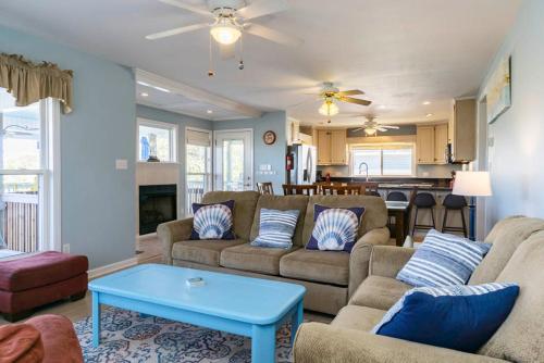Lay Z Days by Oak Island Accommodations - photo 34