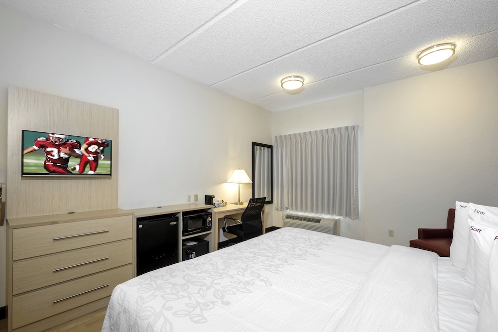 Red Roof Inn PLUS Gainesville - photo 11