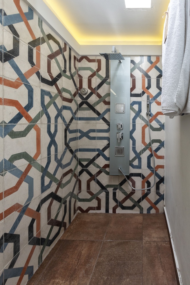 Bathroom shower