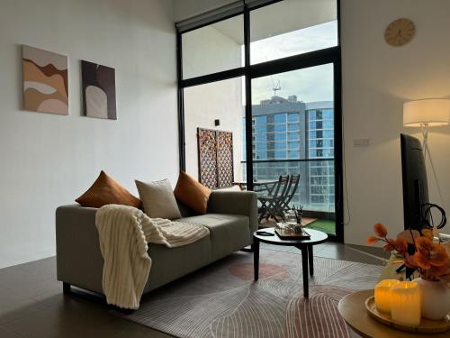 Cozy Fall Suite at EST Bangsar With Garden Scenery — 4-Star Luxury Hotel in Kuala Lumpur, Malaysia