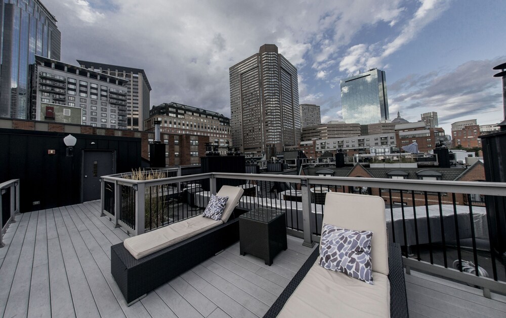 Columbus Luxe Apartments by Barsala — 4-Star Luxury Hotel in Boston, United States