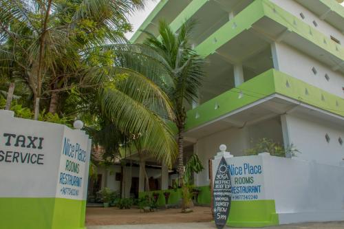 Nice Place - carbon neutral hotel in Unknown City