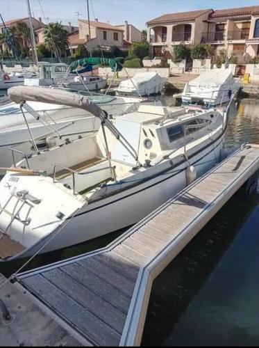 Nuit insolite sur un voilier in Saint-Cyprien, France