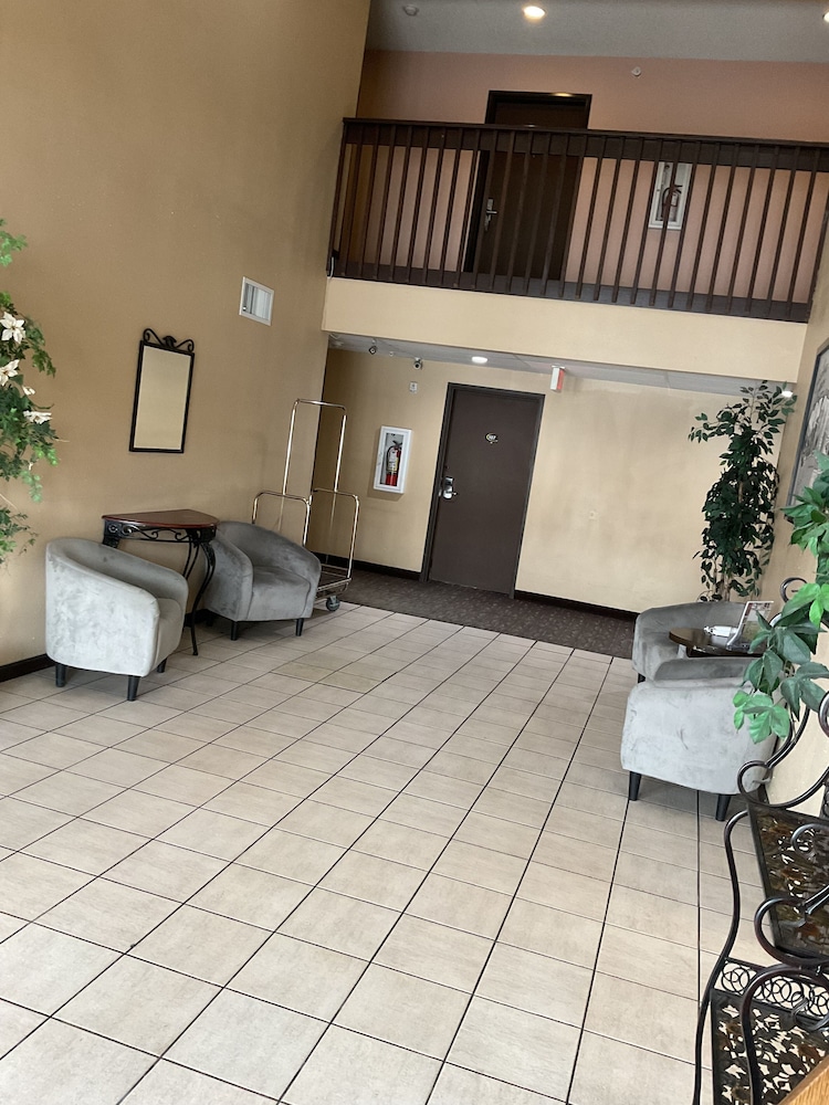 Super 8 by Wyndham Colorado Springs Airport - photo 3