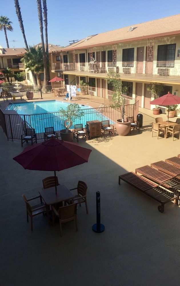 Studio City Court Yard Hotel - photo 43