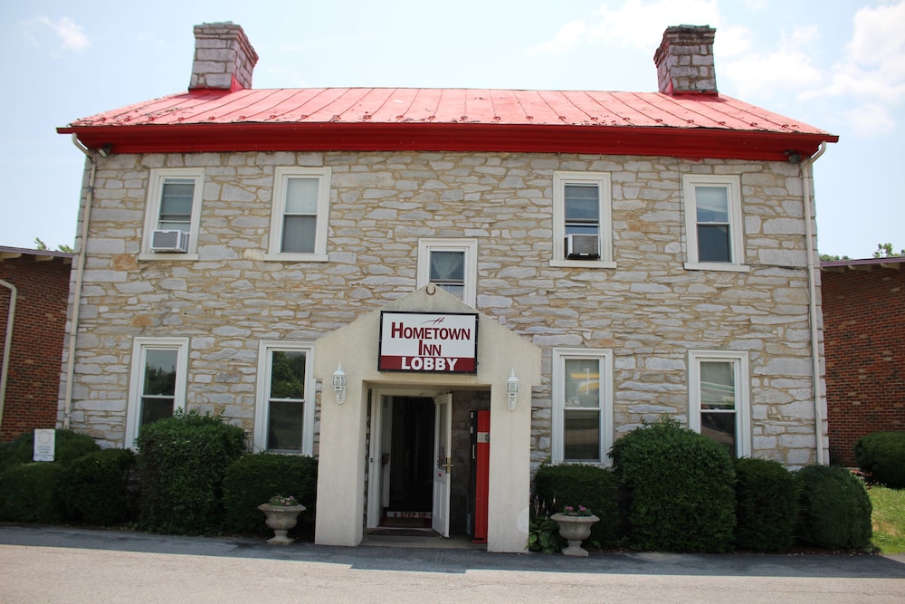 Hometown Inn Staunton - photo 23
