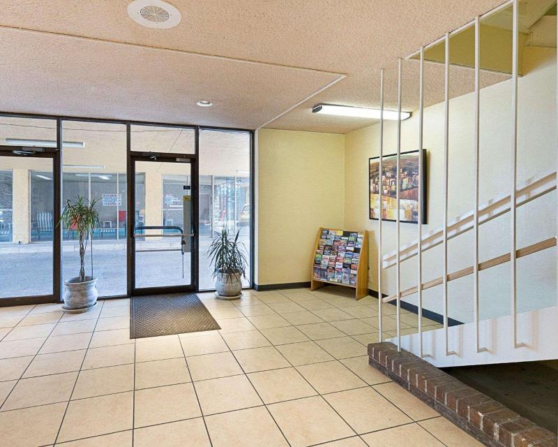 Econo Lodge San Angelo - photo 8