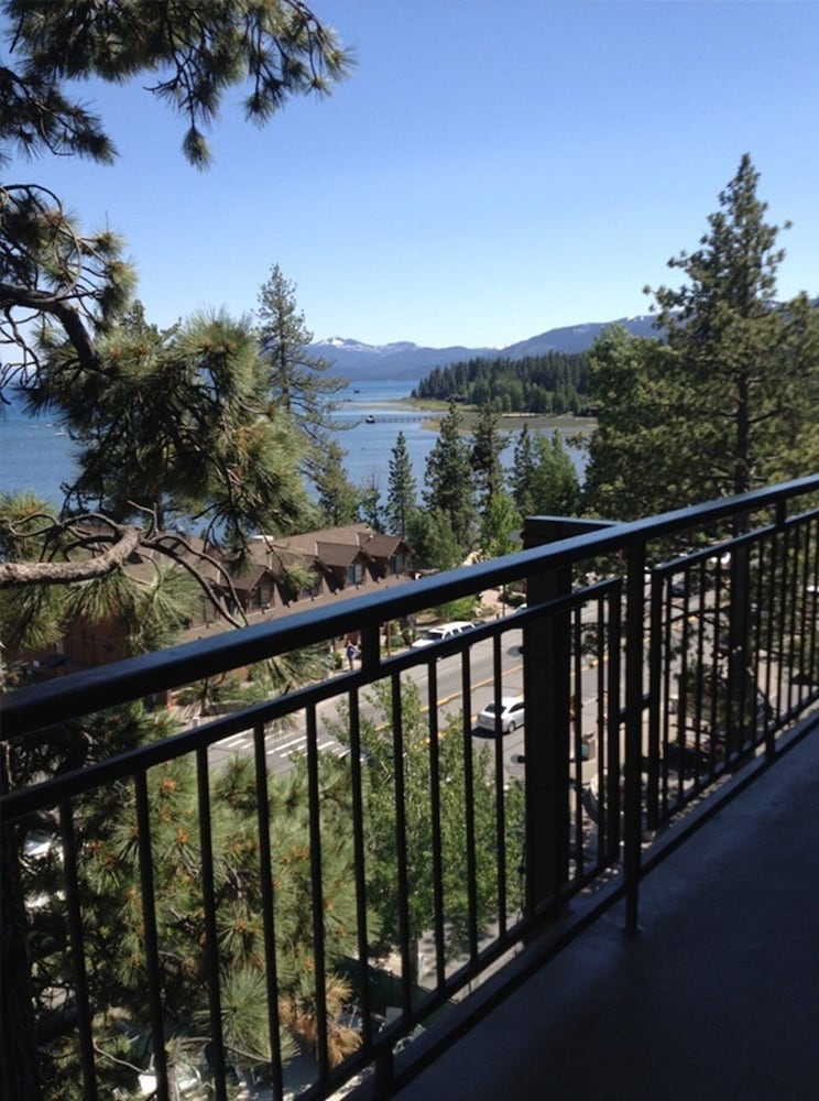 Pepper Tree Inn - photo 11