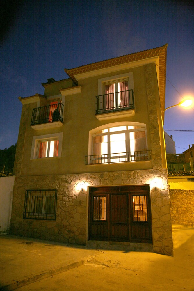 Alojamiento Cerro Socorro — 4-Star Luxury Hotel in Cuenca, Spain