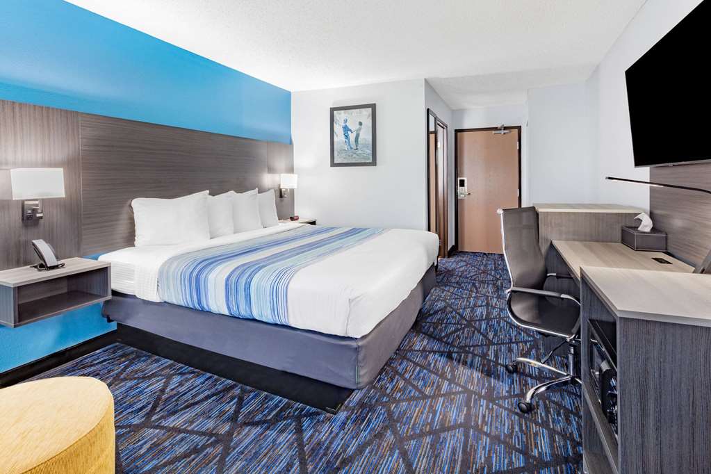 AmericInn by Wyndham Quincy - photo 25