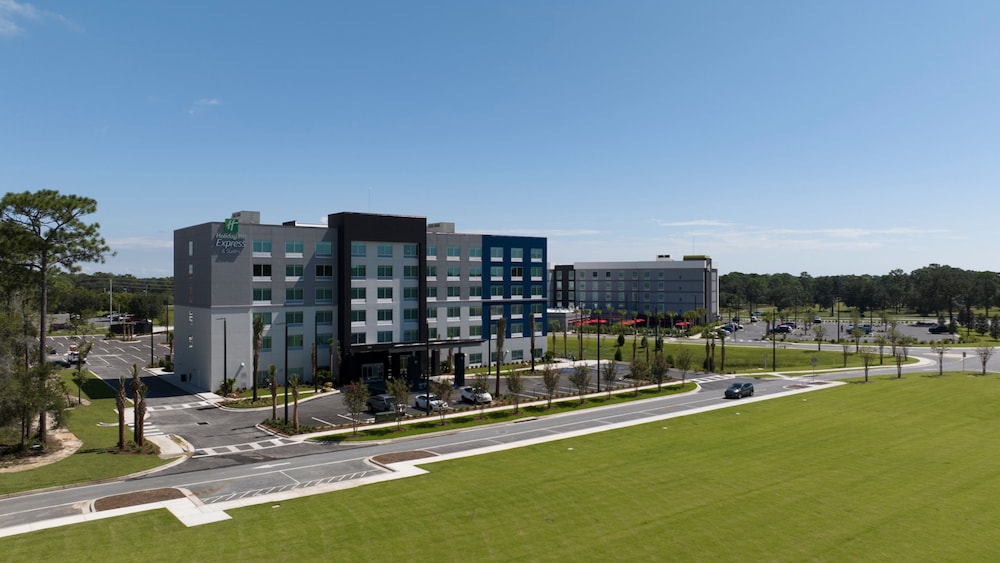 Holiday Inn Express & Suites Fort Walton Beach Eglin Area by IHG - photo 86