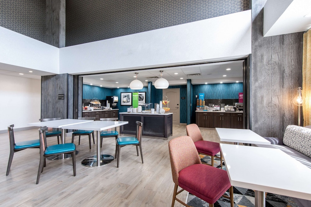 Hampton Inn & Suites Ruidoso Downs - photo 2