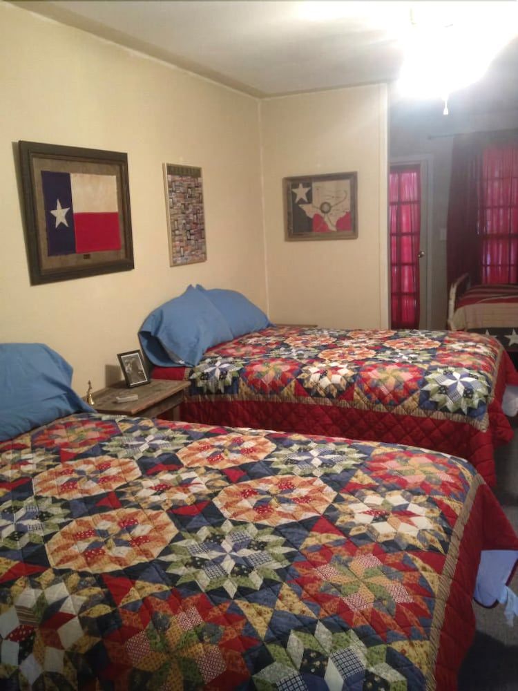 Bluebonnet Inn - photo 12