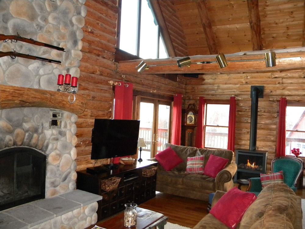 Rose and Goat Retreat — 4-Star Luxury Hotel in North Adams, United States