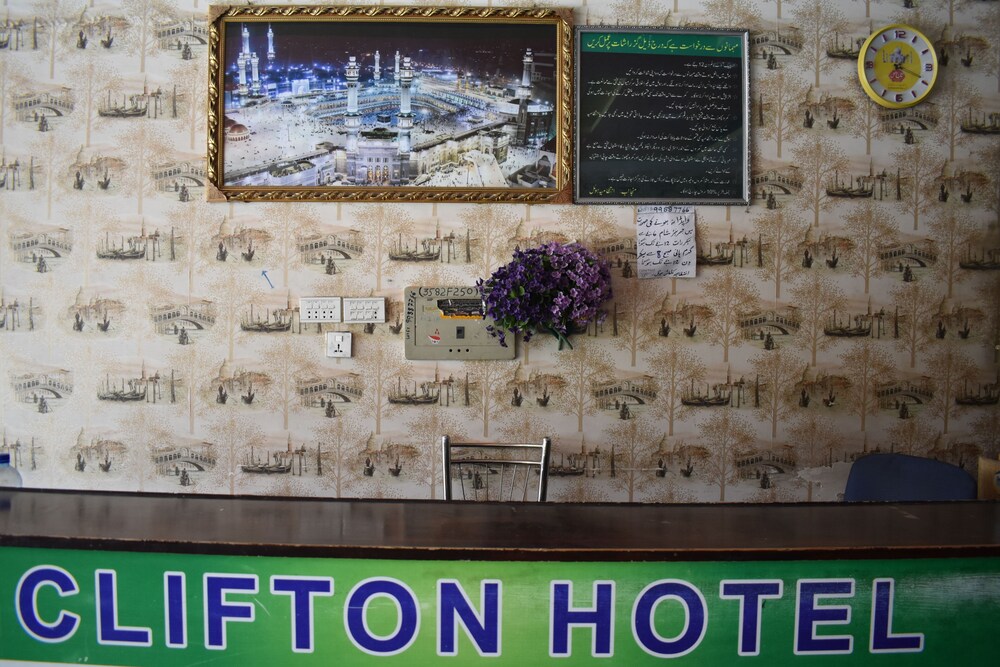 Clifton Hotel — Baffa