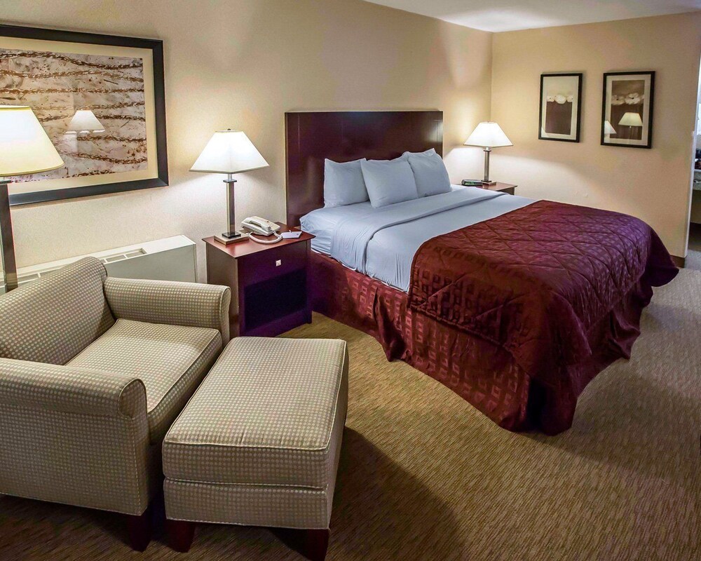 Ramada by Wyndham Michigan City - photo 10