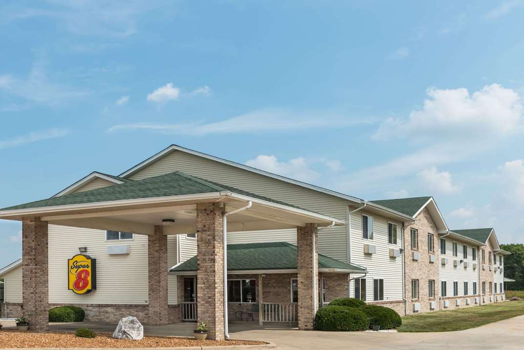 Super 8 by Wyndham Greenville Illinois - featured photo