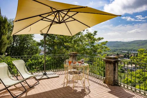 B&B in an 1800s Frescoed Villa with Panoramic Solarium and Historic Park Villa Mastrangelo — 4-Star Luxury Hotel in Colli Del Tronto, Italy