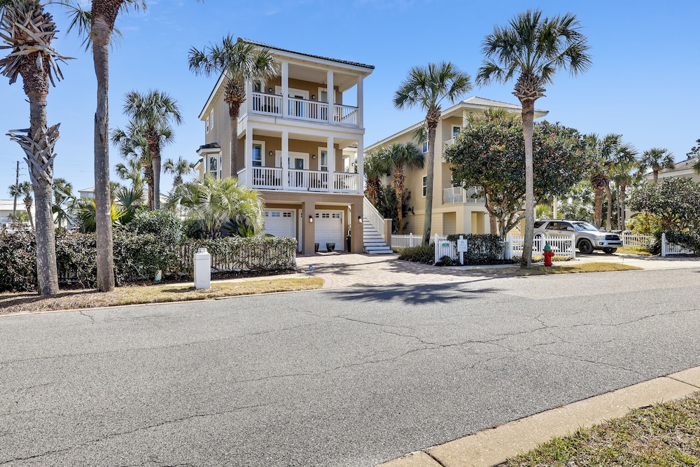 Joe's Dream 3 Bedroom Home by RedAwning — 4-Star Luxury Hotel in Destin, United States