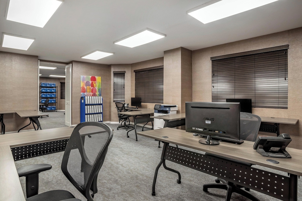 Sheraton Suites Wilmington Downtown - photo 50