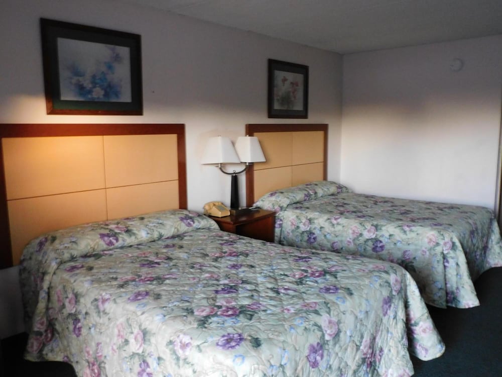 Camilla Inn & Suites - photo 18