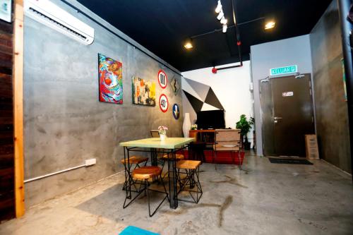 Homestay Shah Alam by Rose Studio Unit — 4-Star Luxury Hotel in Shah Alam, Malaysia
