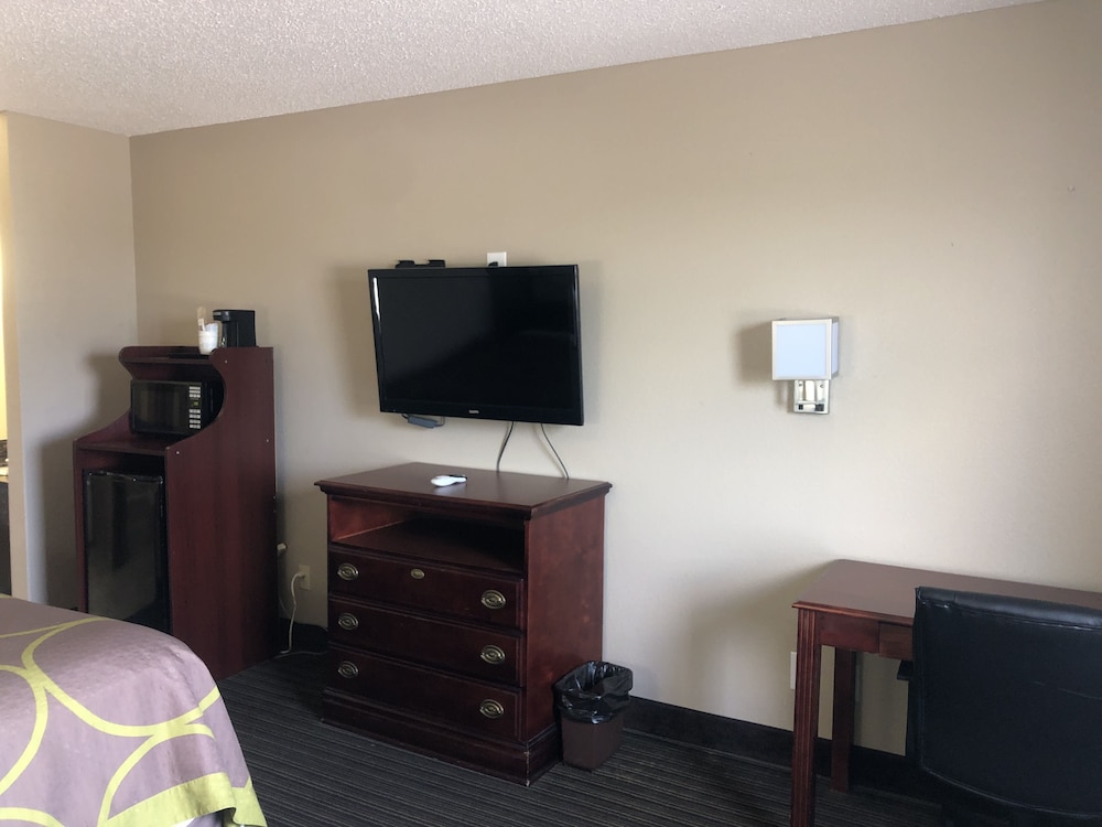 Super 8 by Wyndham Neosho - photo 42